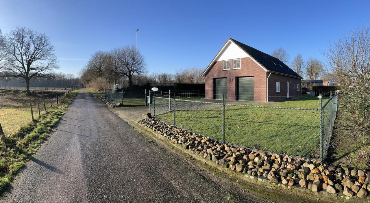 Vakantiewoning Op De Bos Villa Roggel Exterior photo